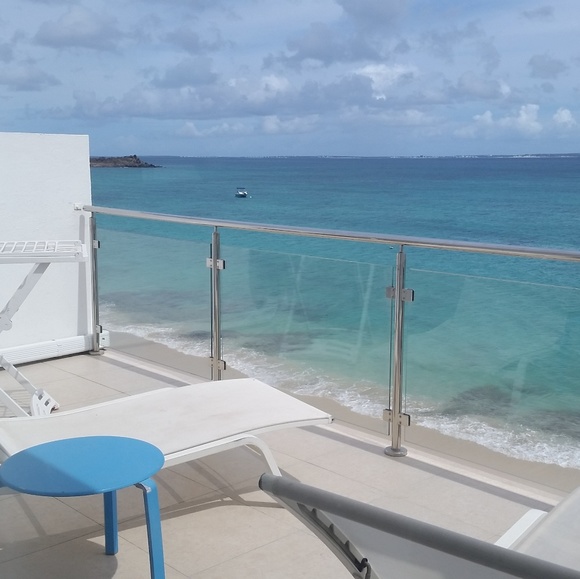 Meet your Posher, Stefanie - Picture 1 of 5